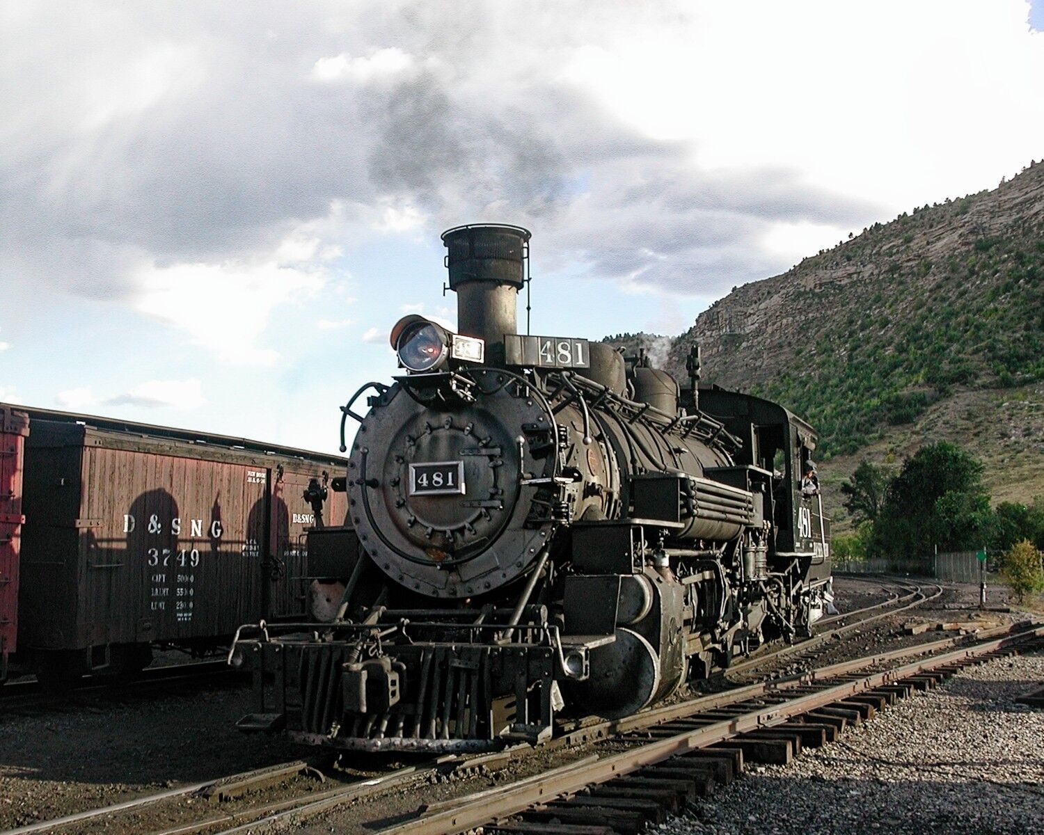 Long Day It's been a long day for 481 as it heads for the round hose for the night in Durango Colorado.