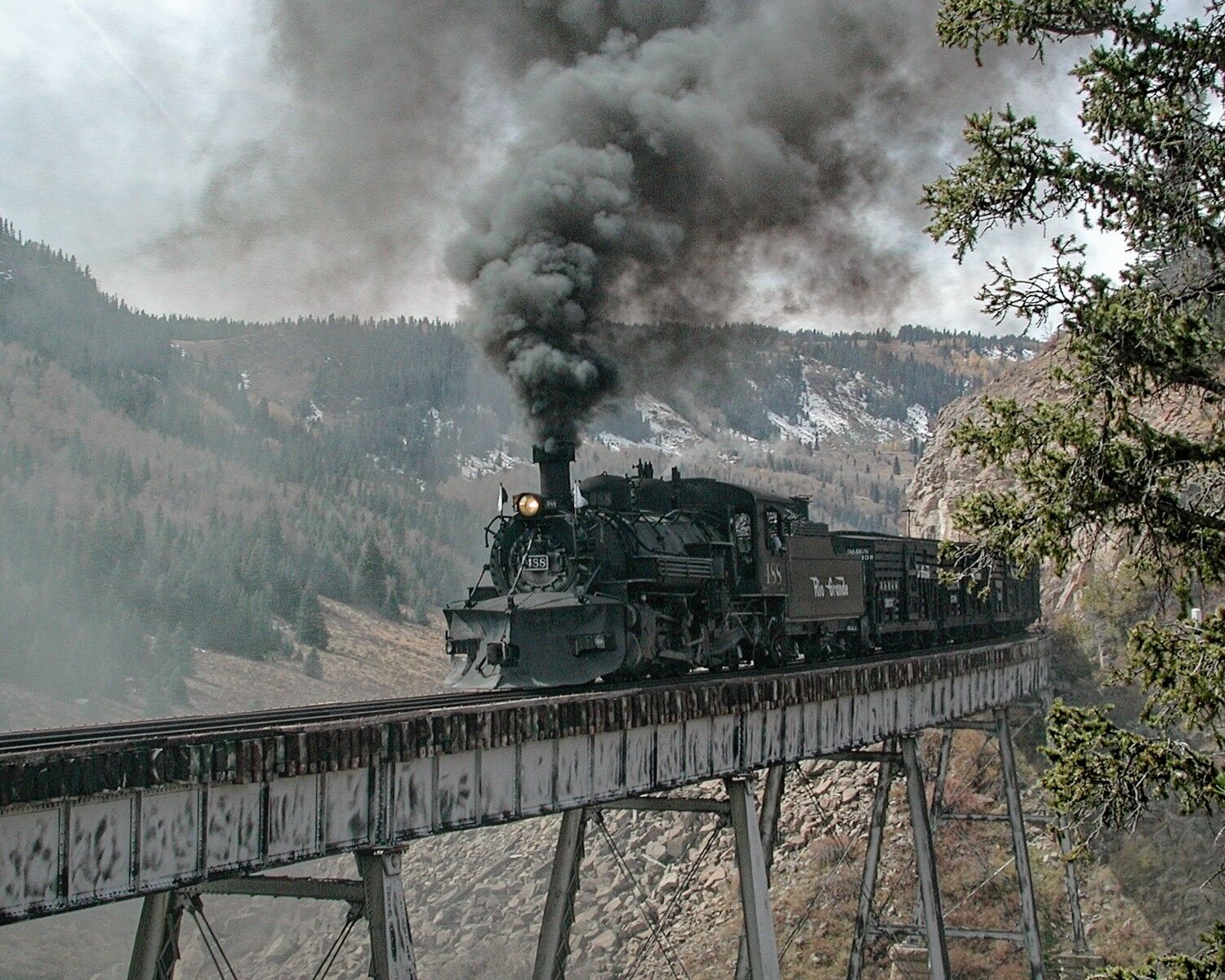 Picture Perfect A picture perfect view at Cascade bridge.